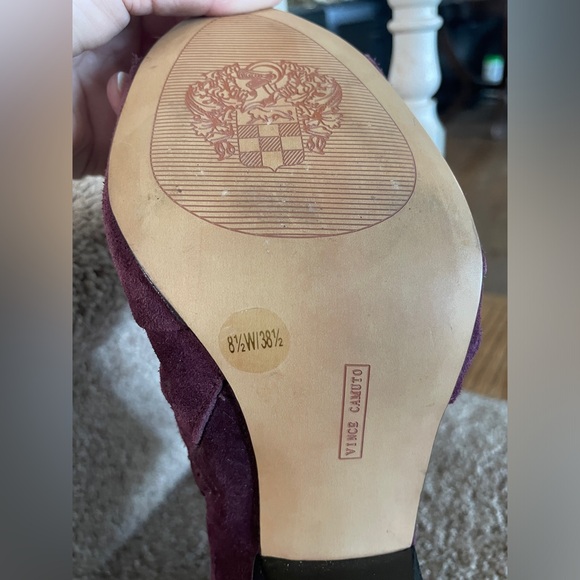 Vince Camuto peep toe suede booties size 8.5 - Picture 5 of 5